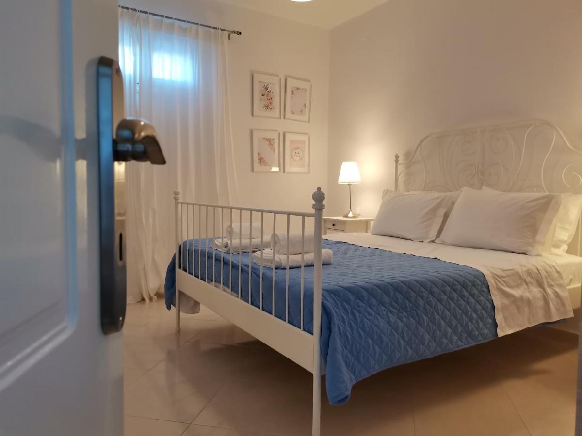 Almyra Seaside Villa เปอร์ดิกา ภายนอก รูปภาพ