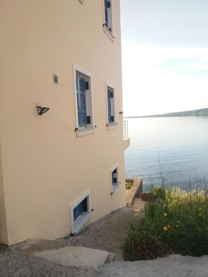 Almyra Seaside Villa เปอร์ดิกา ภายนอก รูปภาพ